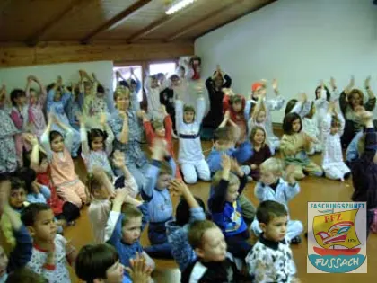 Rosenmontag 2004 – Kindergarten und Volksschule – Die Hände zum Himmel?