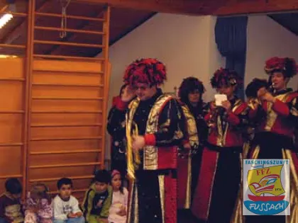 Rosenmontag 2004 – Kindergarten und Volksschule – Helft mir alle mal