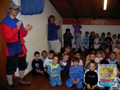Rosenmontag 2004 – Kindergarten und Volksschule – auch dem Alex
