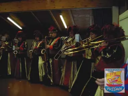 Rosenmontag 2004 – Kindergarten und Volksschule – Großer Dank den