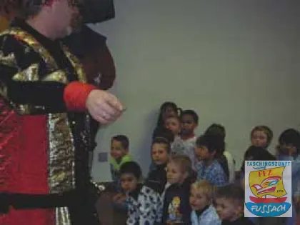 Rosenmontag 2004 – Kindergarten und Volksschule – die Tante?