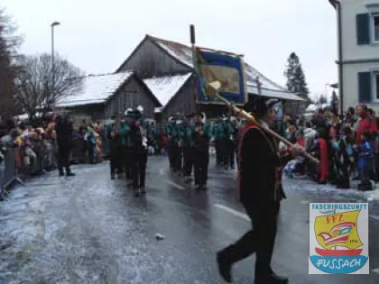 Umzug 2004/1 – Schalmeien L'au